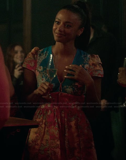 Brigitte's floral print mini dress on The Girlfriend