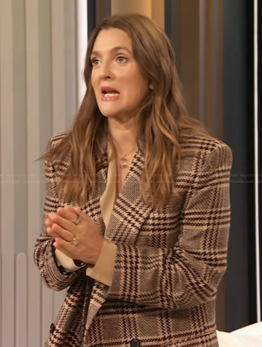 Drew's plaid double breasted blazer on The Drew Barrymore Show