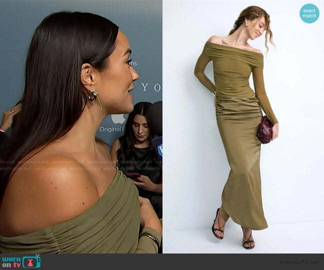 Elle Zeitoune Amy Off The Shoulder Gown worn by Emily Curl on E! News