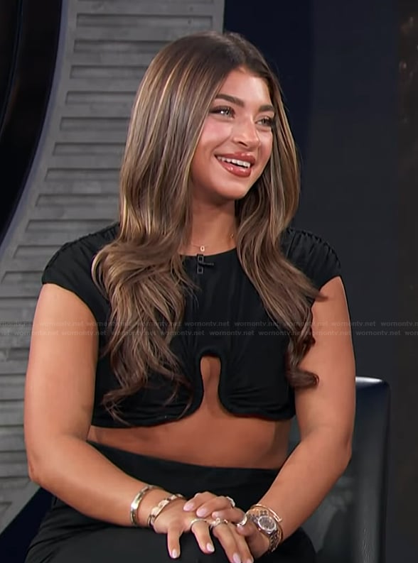 Gia’s black crop top on E! News