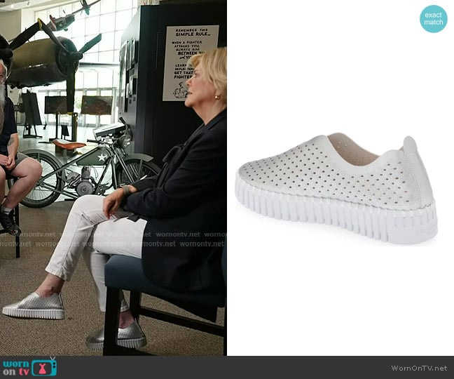Ilse Jacobsen Tulip Sneaker in Silver worn by Anne Thompson on Today