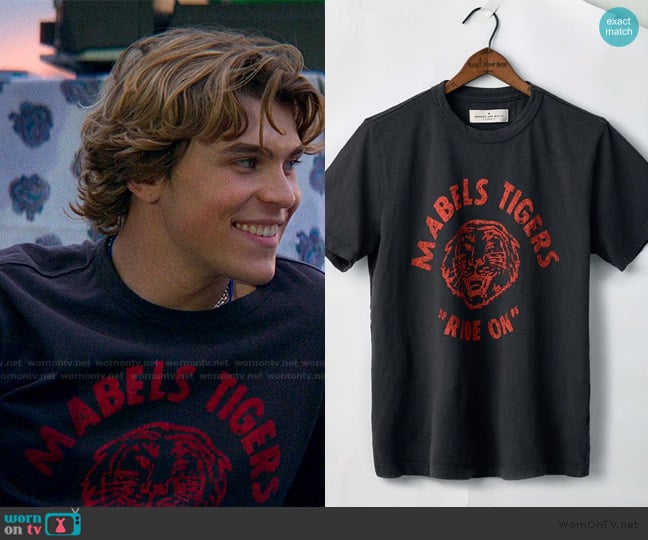Imogine + Willie Ride on Tee worn by Charlie Cooper (William Lipton) on The Runarounds