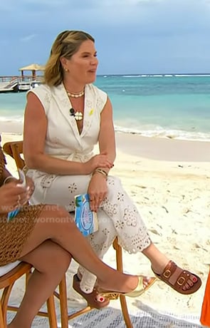 Jenna's brown leather platform sandals on Today