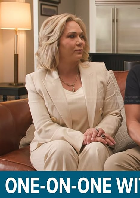 Julie Chrisley’s beige linen blazer on Access Hollywood