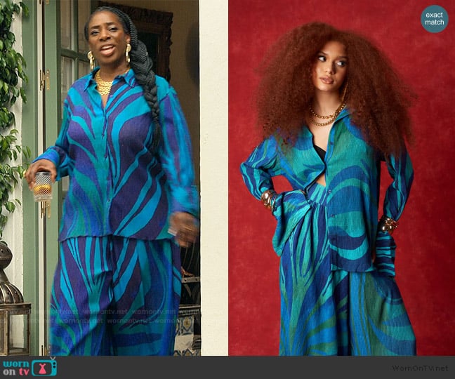 Kai Collective Mawuli Printed Plisse Set worn by Isabella Russell-Bailey (Tanya Moodie) on The Girlfriend