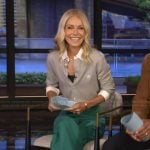 Kelly’s contrast top and pants on Live with Kelly and Mark