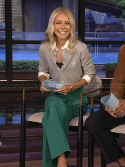 Kelly's contrast top and pants on Live with Kelly and Mark