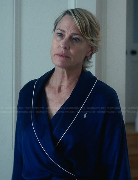 Laura's blue robe on The Girlfriend
