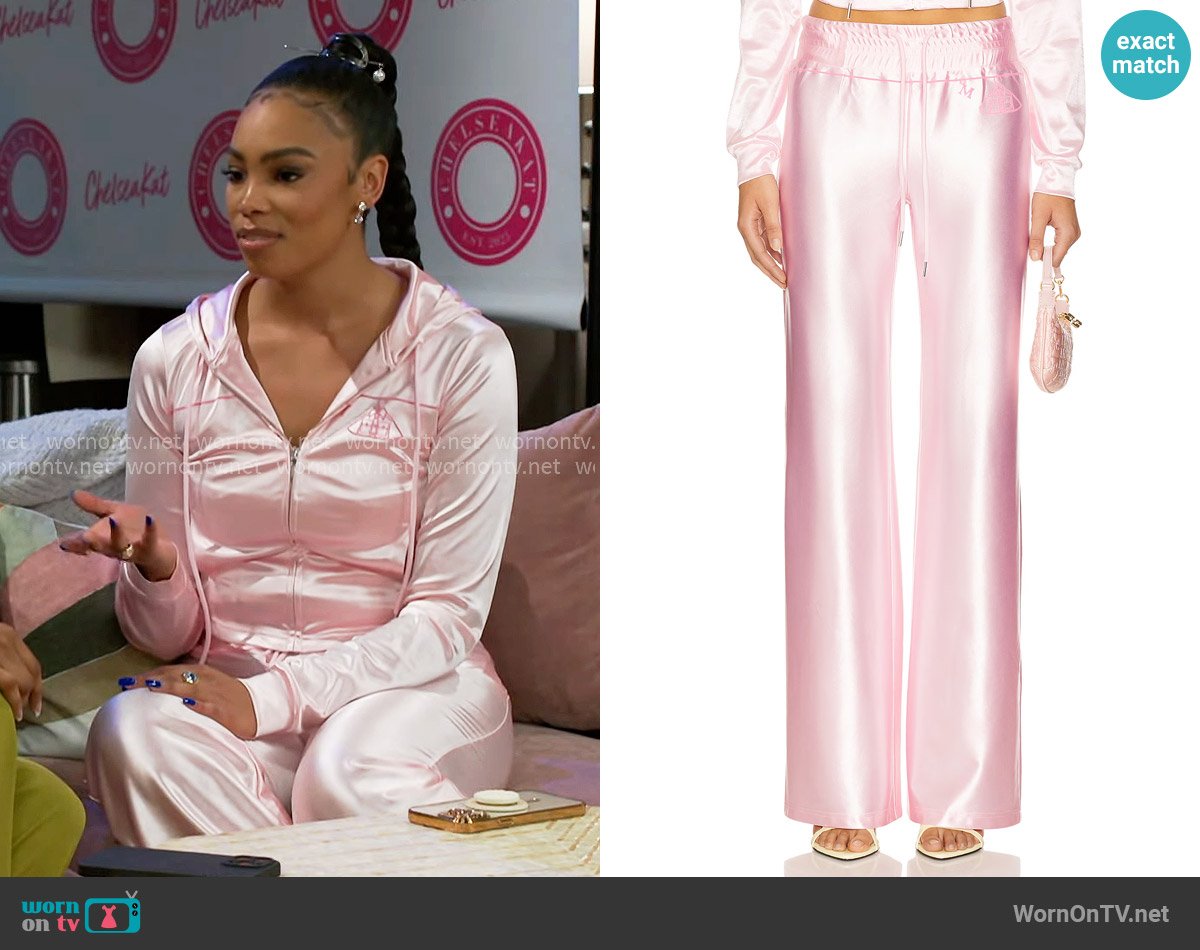 Marrknull Hanger Lounge Pants worn by Chelsea Hamilton (RhonniRose Mantilla) on Beyond the Gates