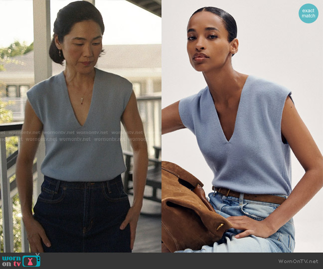 Me + Em Merino Cashmere Relaxed V-Neck Vest worn by Laurel (Jackie Chung) on The Summer I Turned Pretty