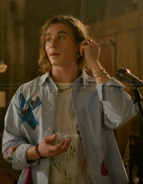 Neil's blue printed shirt on The Runarounds