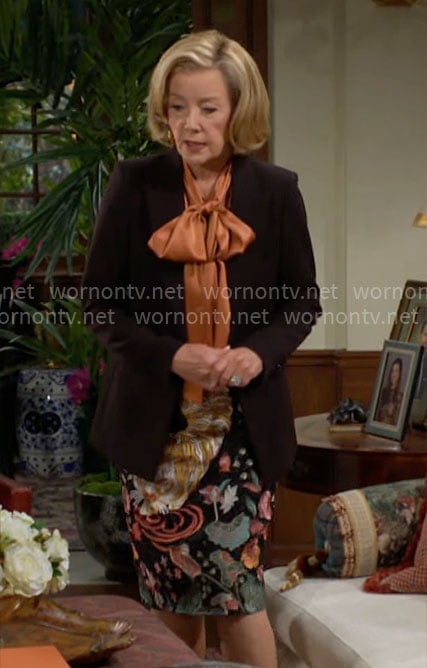 Nikki’s embroidered pencil skirt on The Young and the Restless