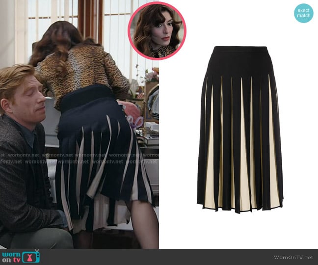 No21 Two-tone Pleated Midi Skirt worn by Esmeralda Grand (Sabrina Impacciatore) on The Paper