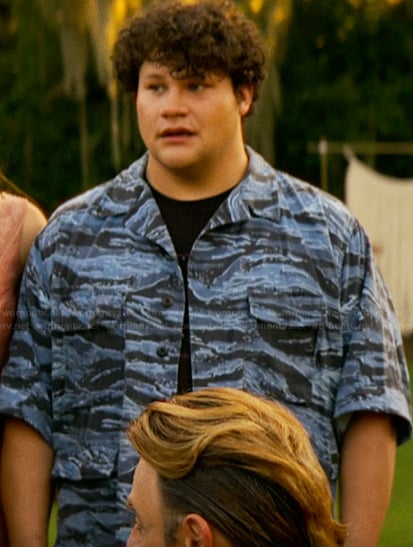 Pete's blue camo print shirt on The Runarounds