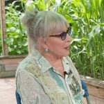 Bette Midler’s printed shirt on E! News