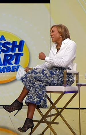 Robin’s blue floral cropped pants on Good Morning America