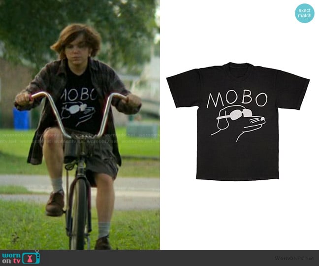 Run for cover Records Dog Shirt worn by Wyatt Wysong (Jesse Golliher) on The Runarounds