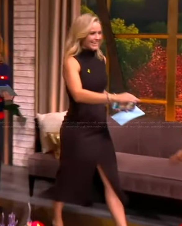 Sara’s sleeveless turtleneck dress on The View