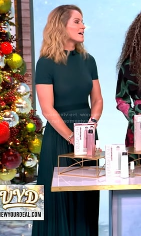 Sara's teal top and skirt on The View