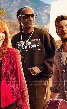 Snoop Dogg's black opening scene sweatshirt on The Voice