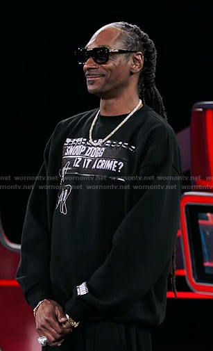 Snoop Dogg's black opening scene sweatshirt on The Voice