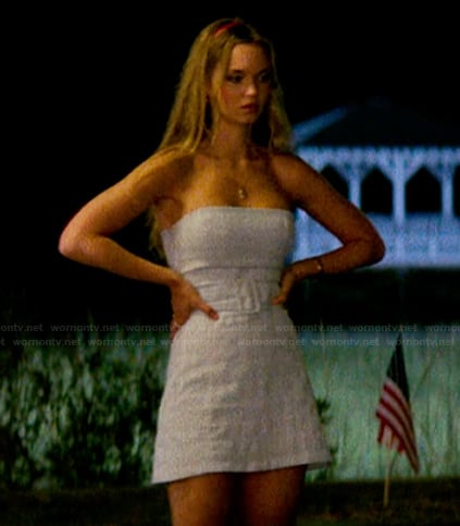 Sophia's blue strapless dress on The Runarounds