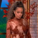 Sunny’s brown lace top on The View