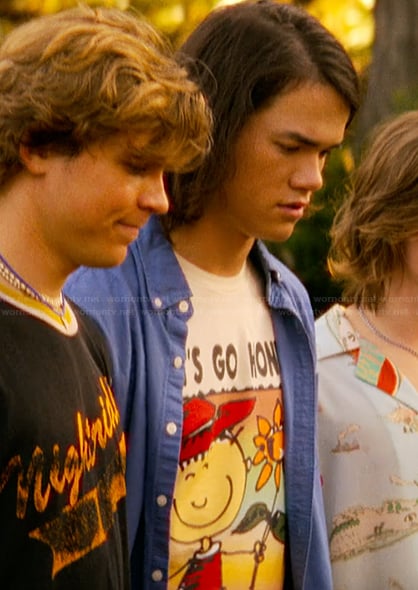 Topher’s graphic print tee on The Runarounds