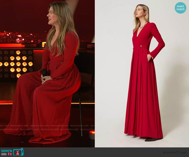 Twinset Pleated crepe jumpsuit with buttons worn by Kelly Clarkson on The Kelly Clarkson Show