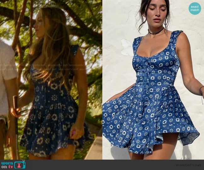 Vanessa Mooney  Indigo Flower Navy Blue Mini Dress worn by Sophia Kinney (Lilah Pate) on The Runarounds