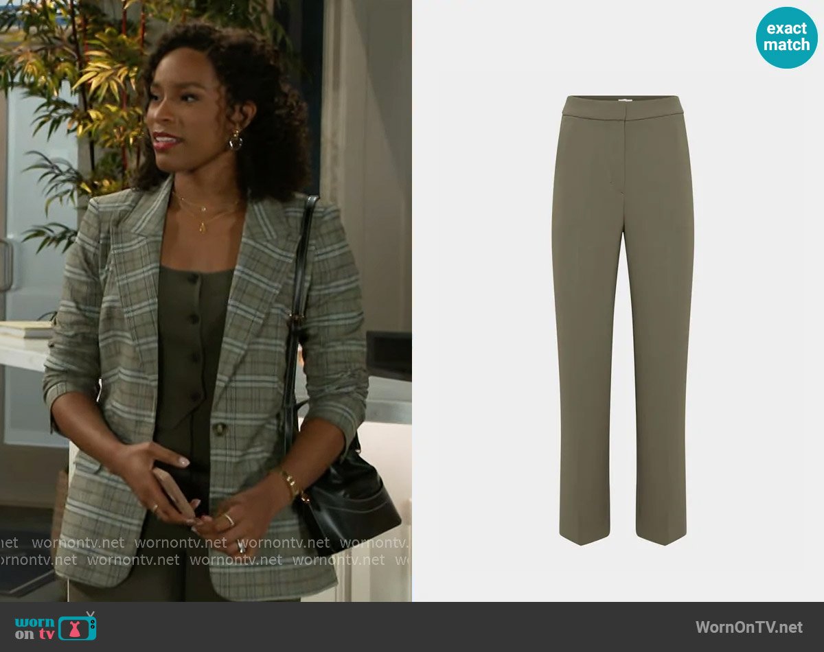 Wilfred at Aritzia The Limitless Pant in Dark Olive worn by Naomi Hamilton Hawthorne (Arielle Prepetit) on Beyond the Gates