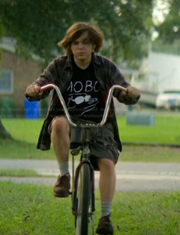 Wyatt's black mobo tee on The Runarounds