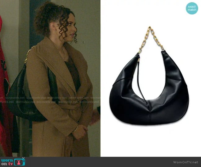 Zara Shoulder Bag With Chain in Black worn by Denise (Isabella Briggs) on The Summer I Turned Pretty