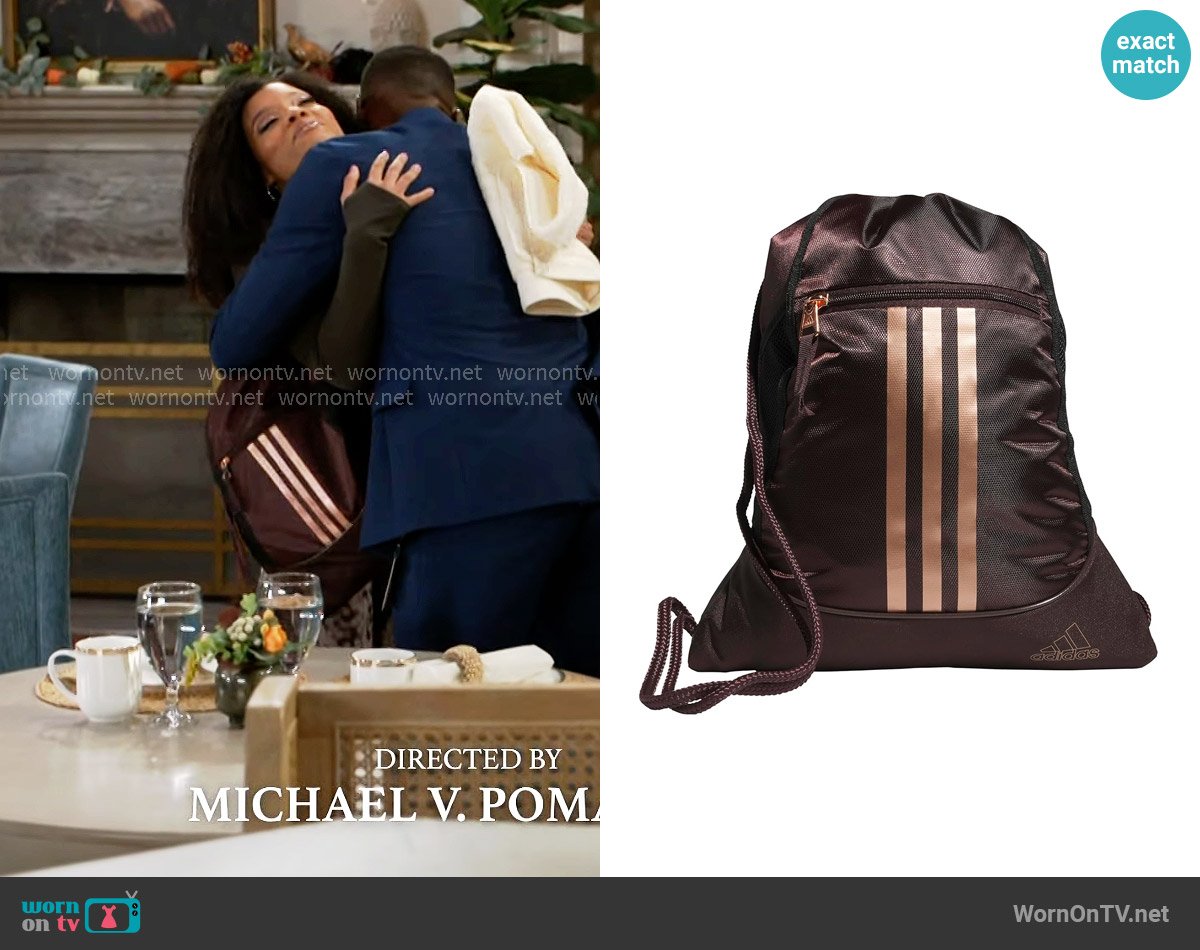 Eva’s bag on Beyond the Gates