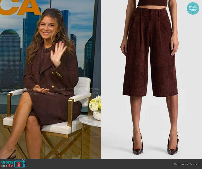 Alice + Olivia Eloise Suede Long Shorts in dark chocolate worn by Maria Menounos on Good Morning America