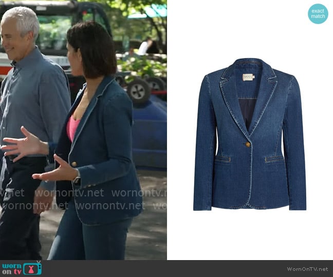 Alice + Olivia Macey Fitted Denim Blazer worn by Dana Jacobson on CBS Mornings