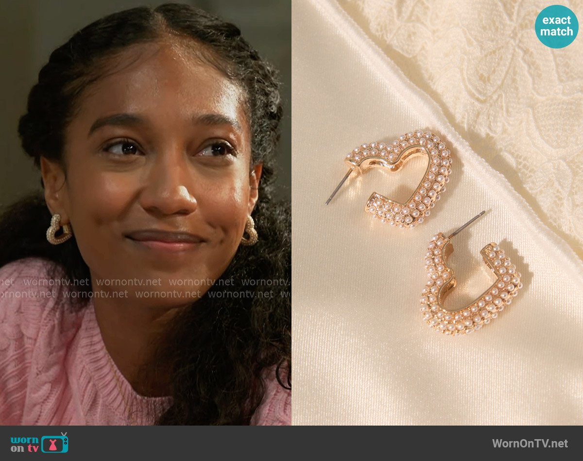 Altar'd State Pearl Heart Mini Hoop worn by Samantha Richardson (Najah Jackson) on Beyond the Gates