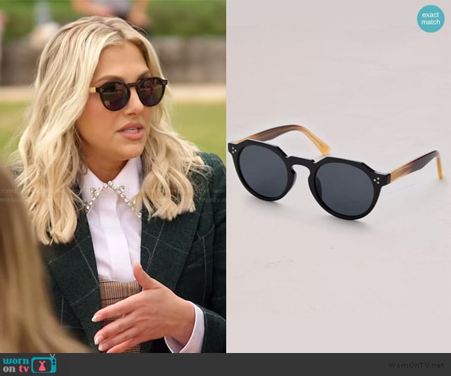 Gina’s black sunglasses on RHOC