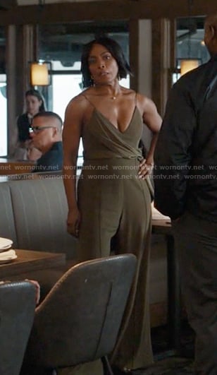 Athena's green jumpsuit on 9-1-1