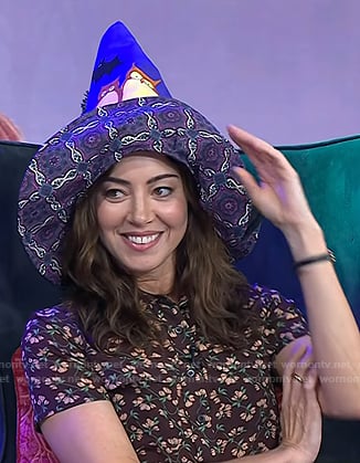 Aubrey Plaza’s brown floral short sleeve shirt on Today