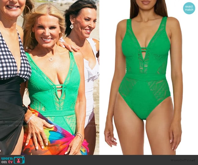 Becca Color Play One-Piece Swimsuit worn by Carol Freeman on The Golden Bachelor
