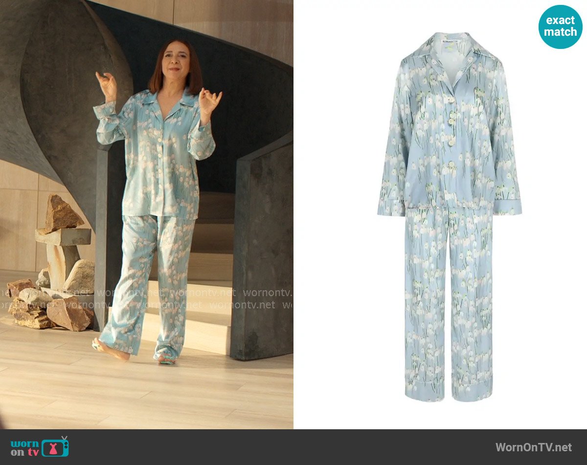 Bernadette Pyjama Louis Silk Satin in Snowdrop / Winter Blue worn by Molly Novak (Maya Rudolph) on Loot