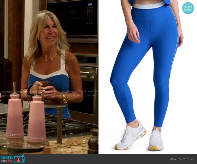Amy’s blue leggings on The Golden Bachelor