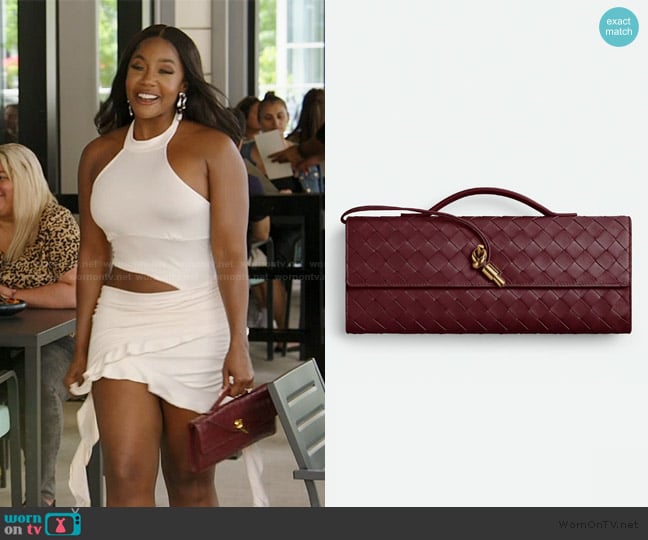 Bottega Veneta Andiamo Clutch worn by Jassi Harris on The Real Housewives of Potomac