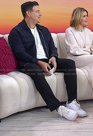 Carson Daly's white sneakers on Today