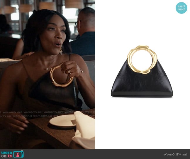 Athena’s top handle bag on 9-1-1
