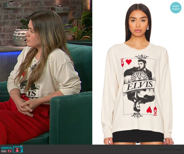 Day Dreamer Sun Records x Elvis King Of Hearts Tee worn by Kelly Clarkson on The Kelly Clarkson Show