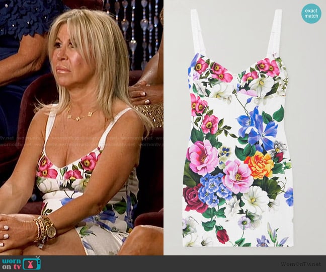 Amy’s floral print dress on The Golden Bachelor Amy’s floral print dress on The Golden Bachelor