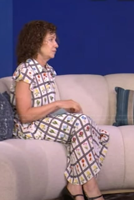 Dr Gail Saltz’s floral print shirtdress on Live with Kelly and Mark