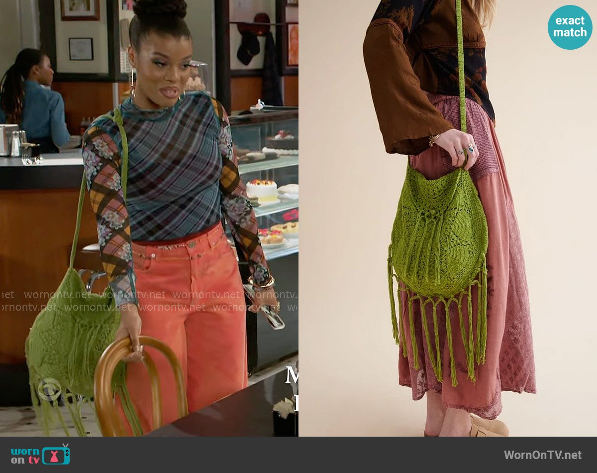 Earthbound Trading Co Lime Crochet Crossbody Bag worn by Eva Thomas (Ambyr Michelle) on Beyond the Gates